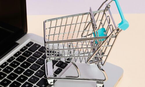 Jak wprowadzić "zamów i odbierz" do strategii sprzedaży w sklepie internetowym? Click & Collect w sklepach internetowych - na czym to polega?