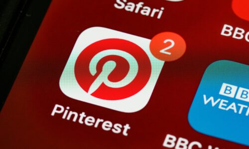 Jak pozyskać klientów dzięki reklamie na Pinterest? Jak tworzyć reklamy, które przyciągają wzrok na Pinterest?