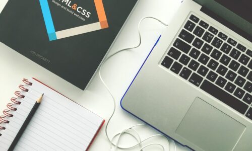 Jak działa HTML? Poznaj język, który buduje Internet