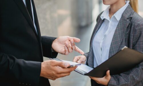 Czy reklama internetowa w ogóle działa w B2B? Obalamy mity.